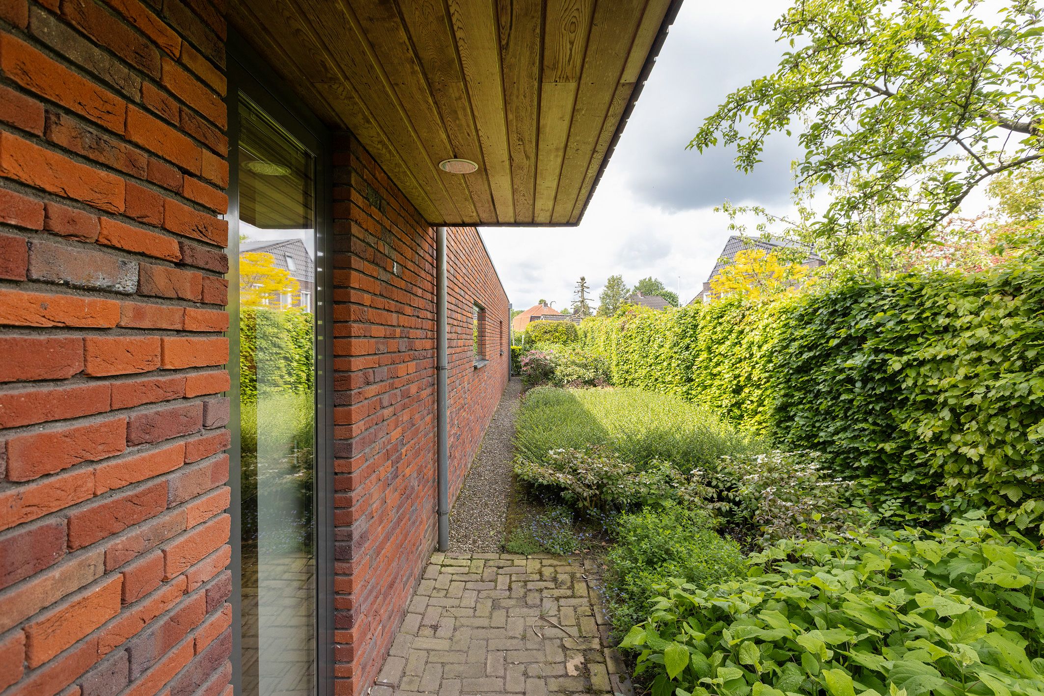 Elegant Architectural Villa Surrounded by Mature Gardens — 51