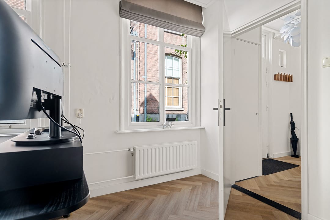Historic Townhouse Adjacent to Zutphen's Ancient City Wall — 8