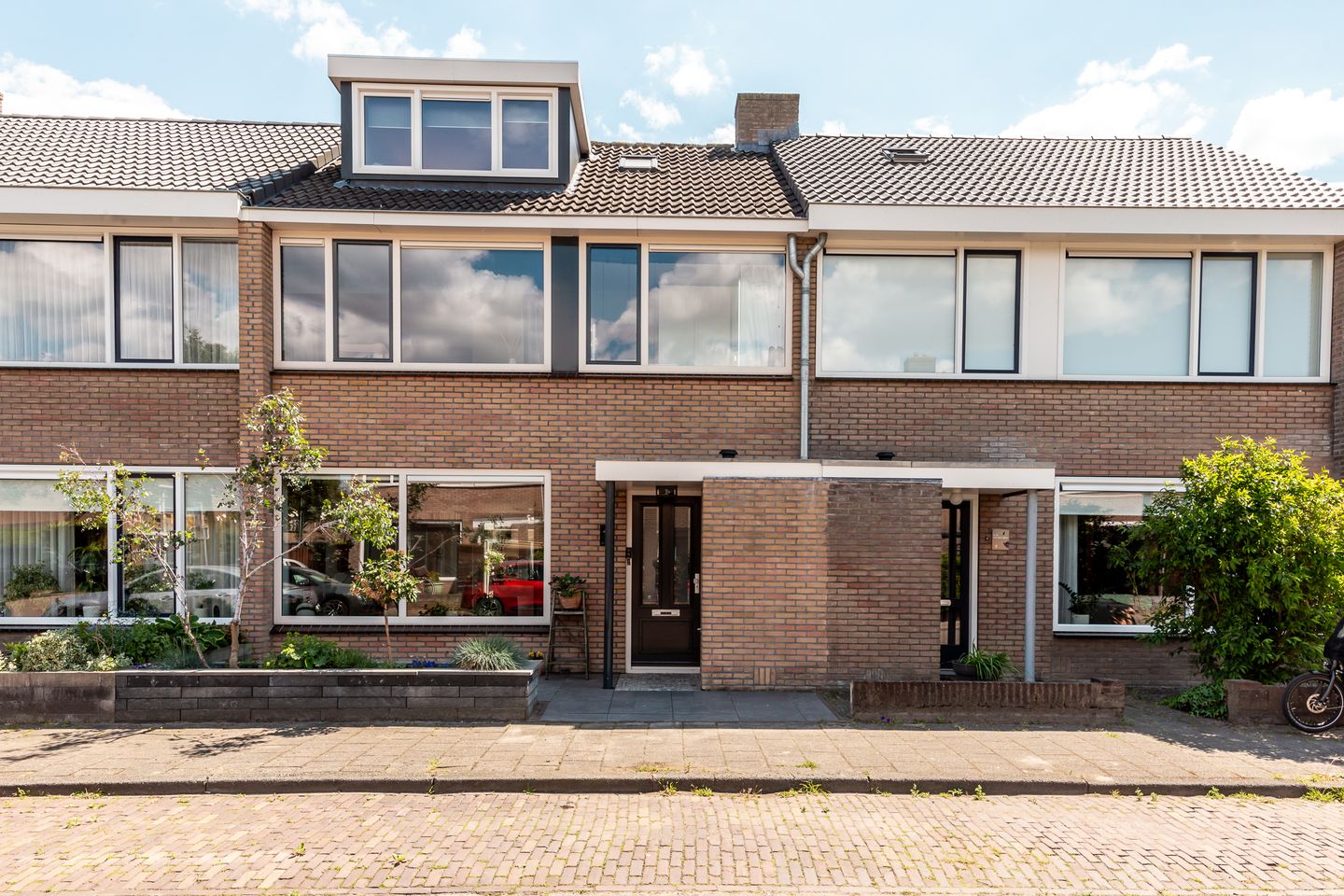 Photo 1 of Ir. P. Calandstraat 4