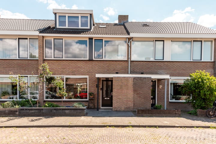 Ir. P. Calandstraat 4