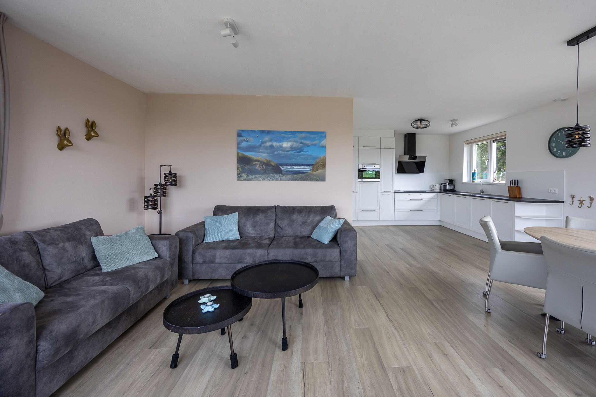 3-bedroom freehold villa in Buren (FR) — photo 3 of 5