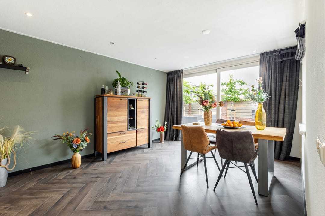 Spacious Family Home with Modern Renovations — 16