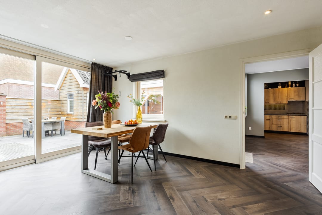 Spacious Family Home with Modern Renovations — 17