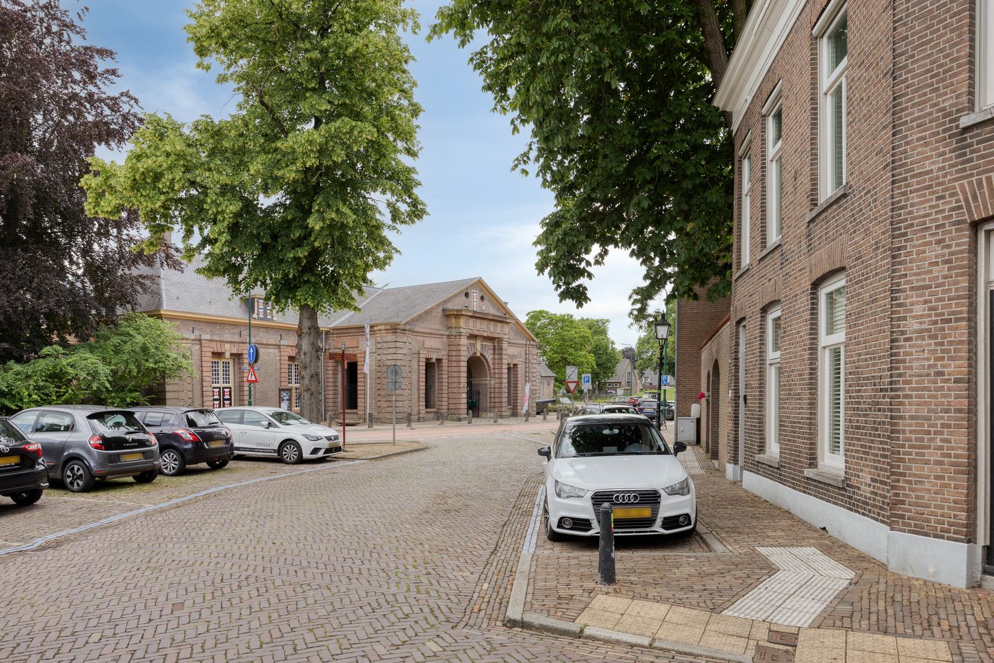 Charming Early 1900s Ground Floor Residence with Period Details — 20