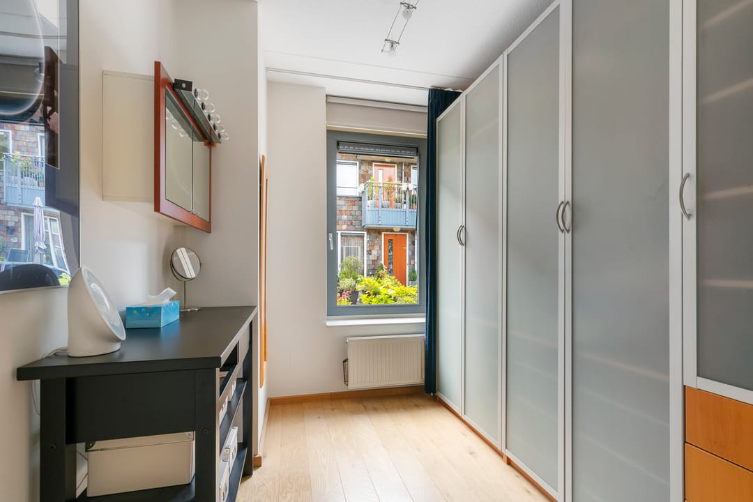 Spacious 3-Room Apartment with Private Garden and Parking in Haarlem-Schoten — 28