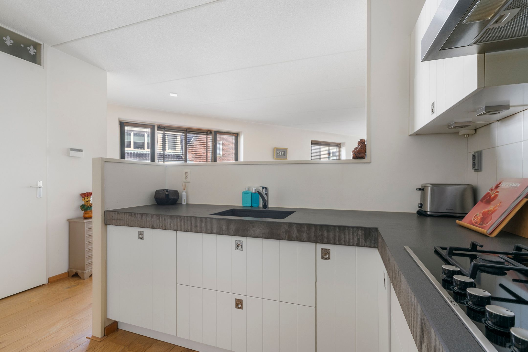 Spacious 3-Room Apartment with Private Garden and Parking in Haarlem-Schoten — 24