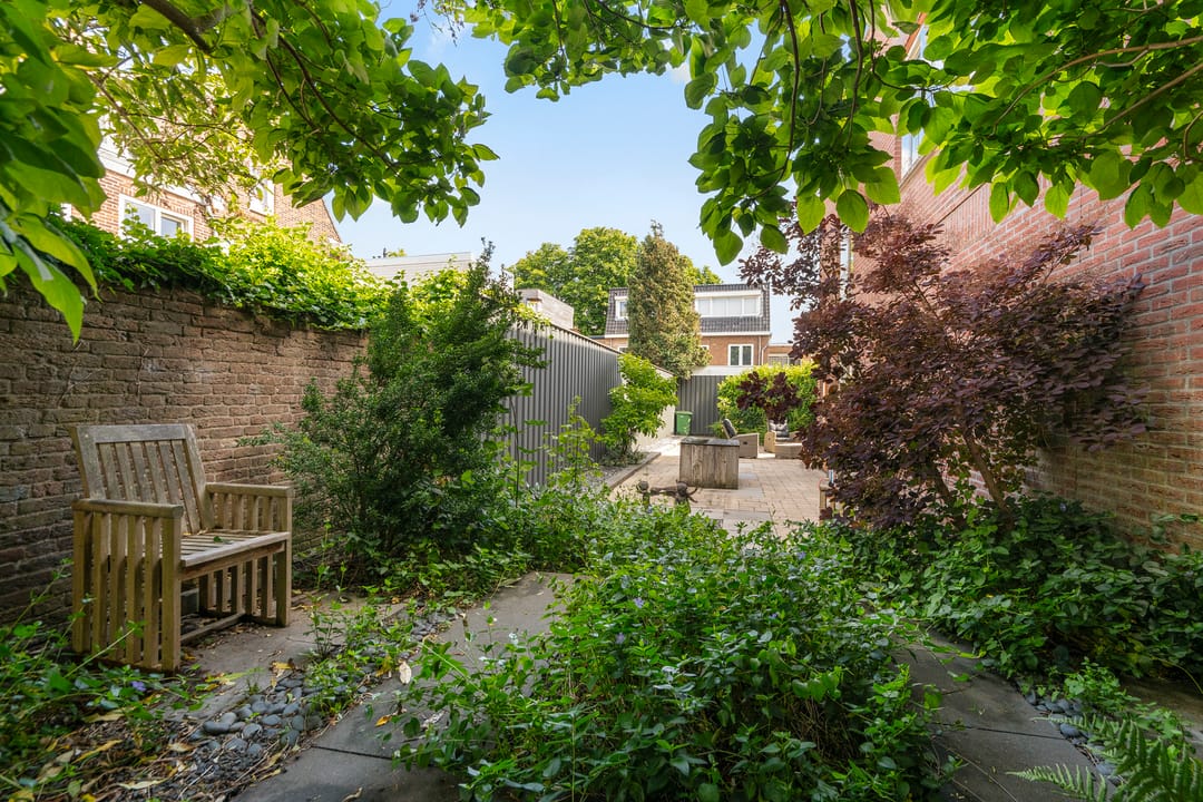Spacious 3-Room Apartment with Private Garden and Parking in Haarlem-Schoten — 13