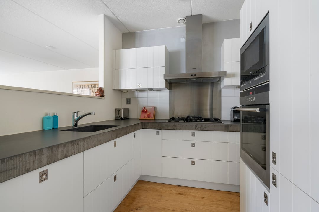 Spacious 3-Room Apartment with Private Garden and Parking in Haarlem-Schoten — 23