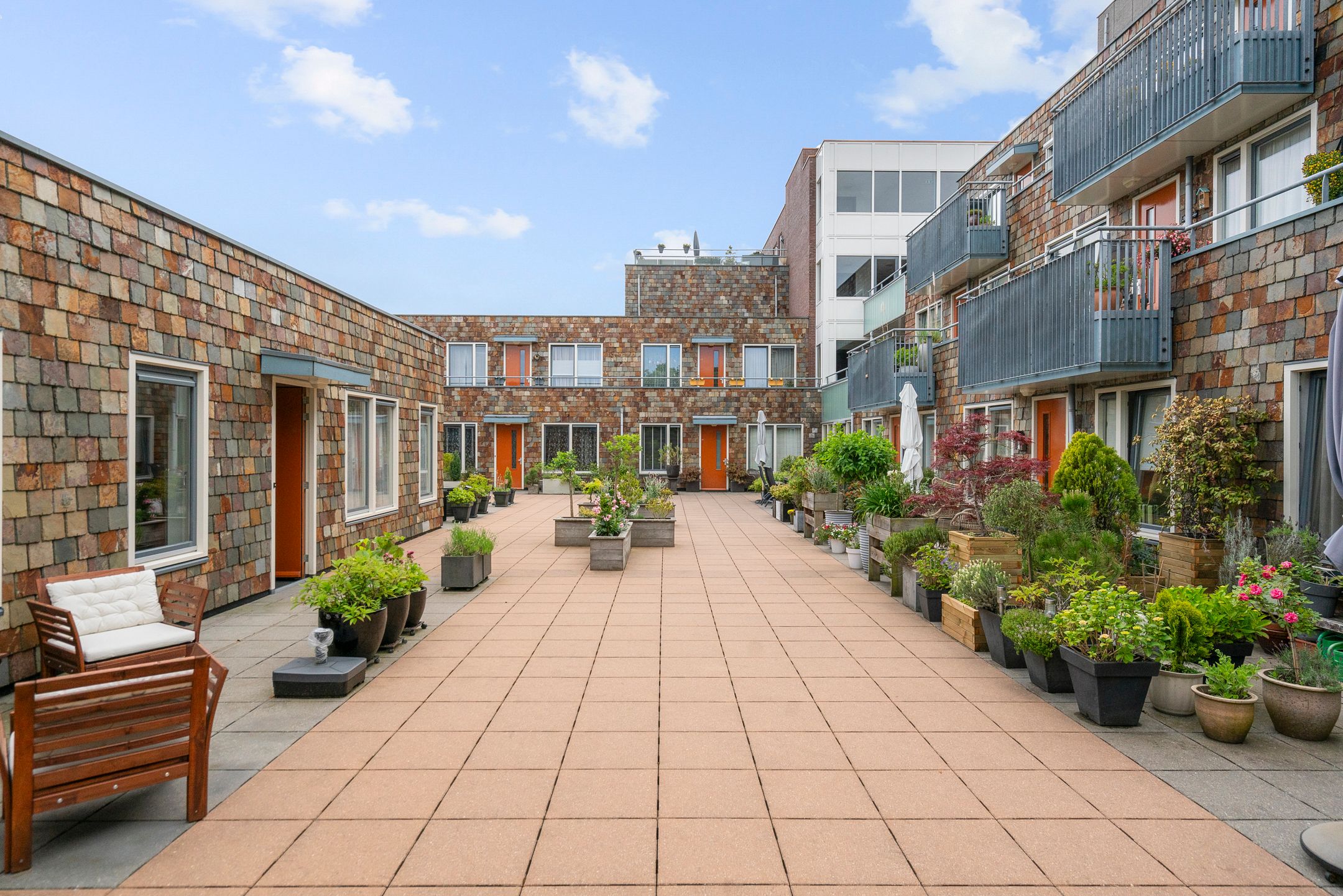 Spacious 3-Room Apartment with Private Garden and Parking in Haarlem-Schoten — 39