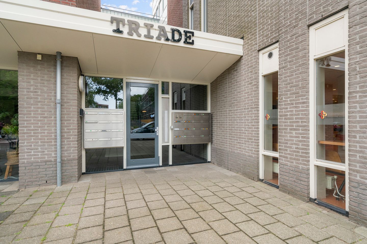 Spacious 3-Room Apartment with Private Garden and Parking in Haarlem-Schoten — 40