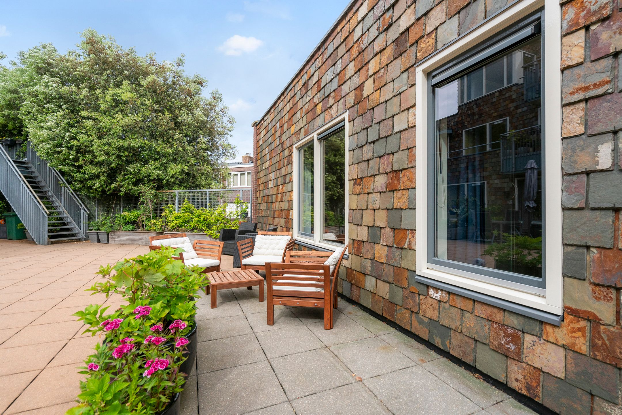 Spacious 3-Room Apartment with Private Garden and Parking in Haarlem-Schoten — 36