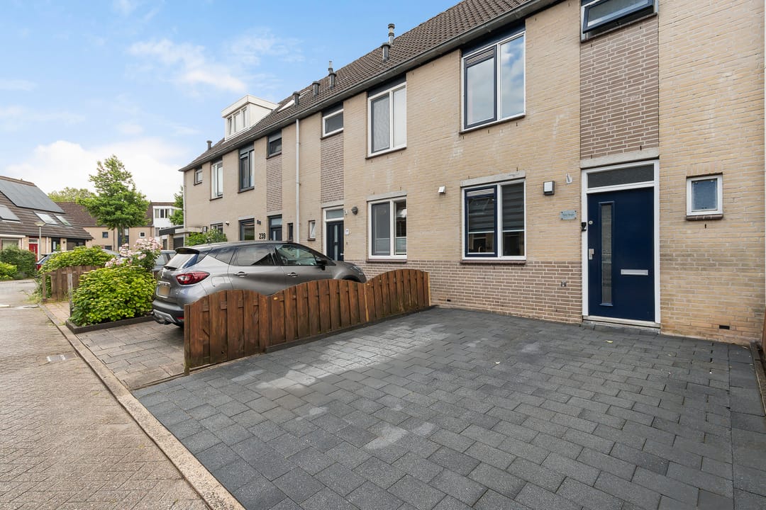 Well-Maintained Terraced House with South-Facing Garden in Stadspolders — 28
