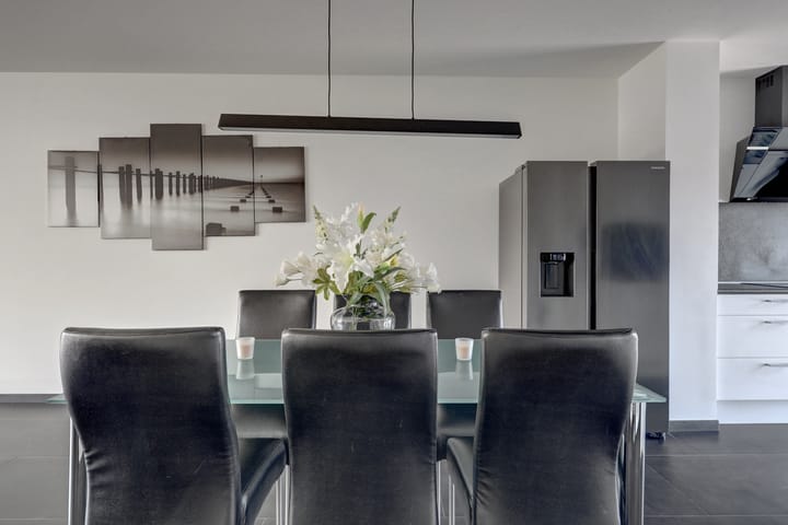 Tussenwoning te koop: Chris van Abkoudehof 28, Rotterdam