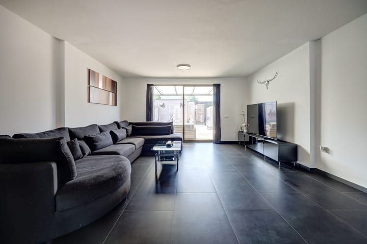 Tussenwoning te koop: Chris van Abkoudehof 28, Rotterdam
