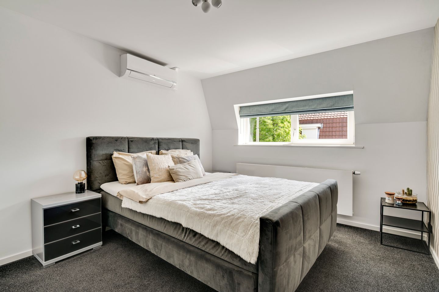 Renovated 1930s Semi Detached Home with Large Garden and Solar Panels — 19