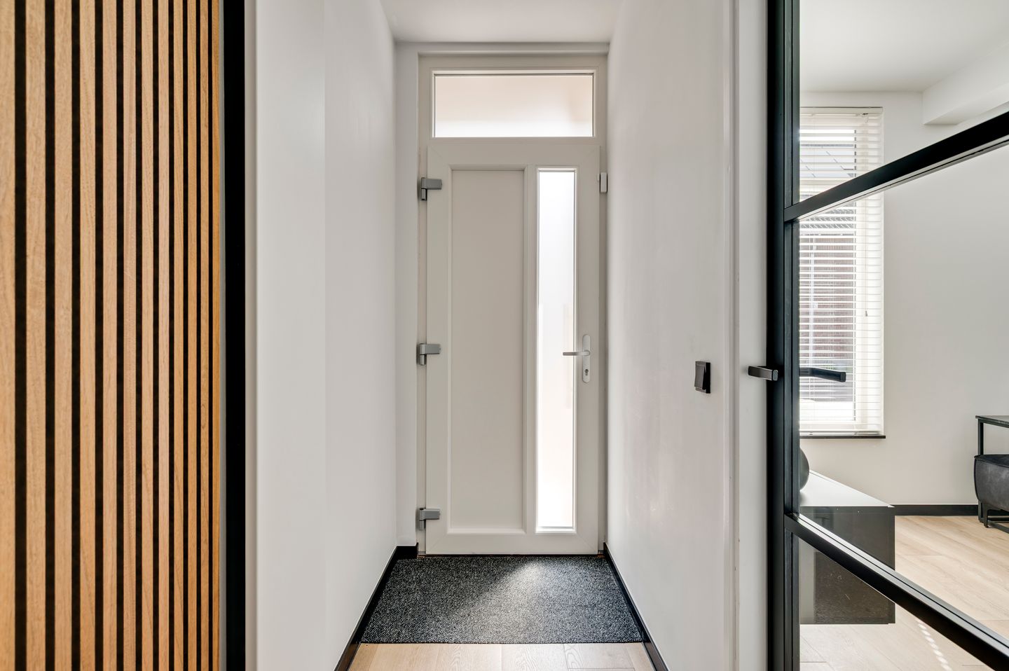 Renovated 1930s Semi Detached Home with Large Garden and Solar Panels — 14