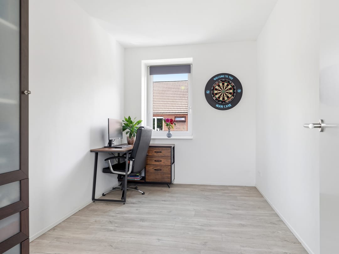 Bright Upper Apartment with South-Facing Balcony in Leesten Oost — 28