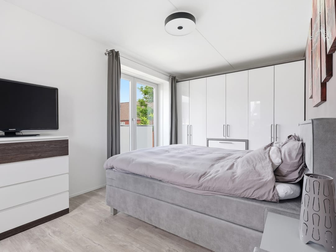 Bright Upper Apartment with South-Facing Balcony in Leesten Oost — 22