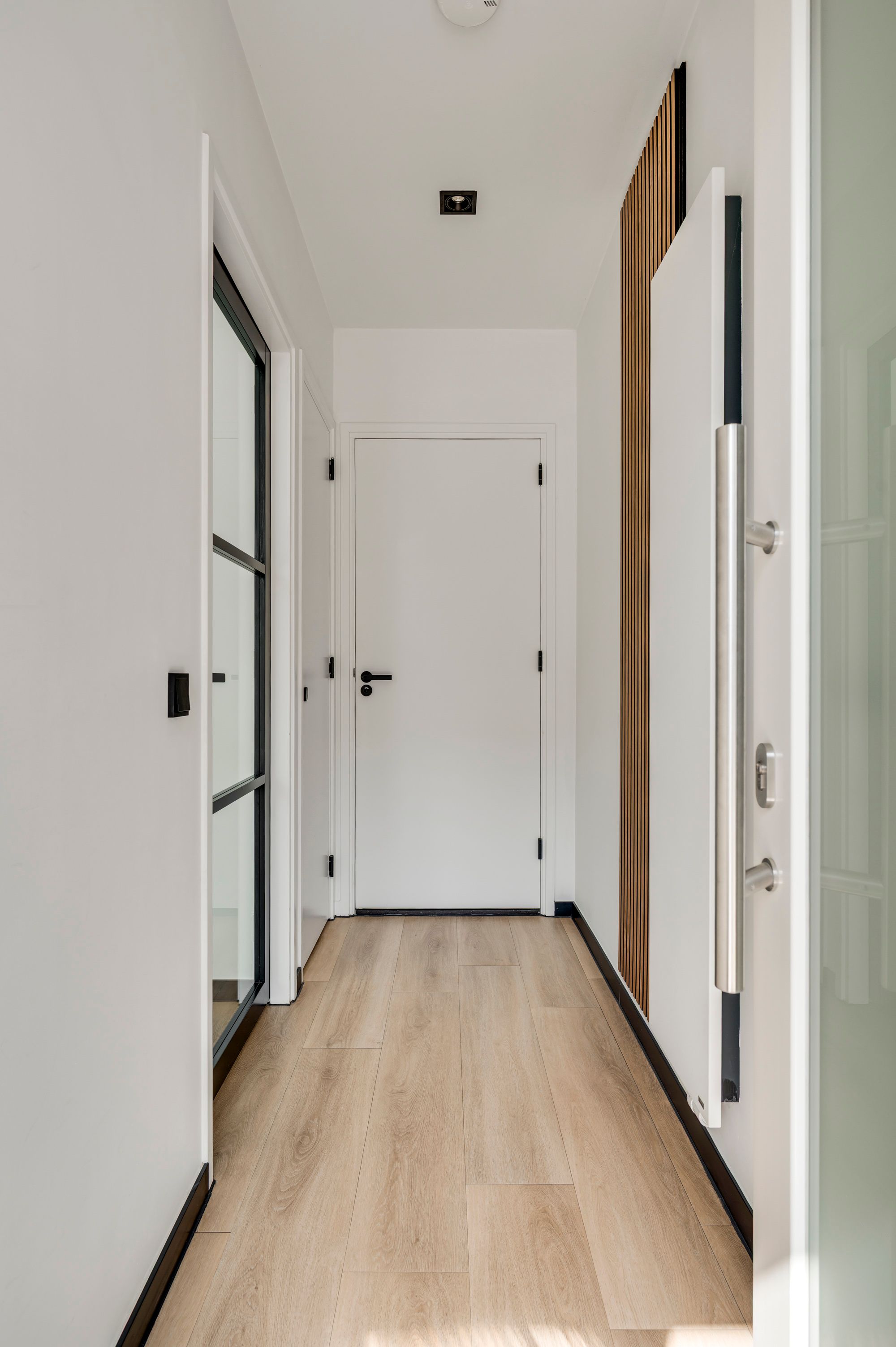 Renovated 1930s Semi Detached Home with Large Garden and Solar Panels — 15