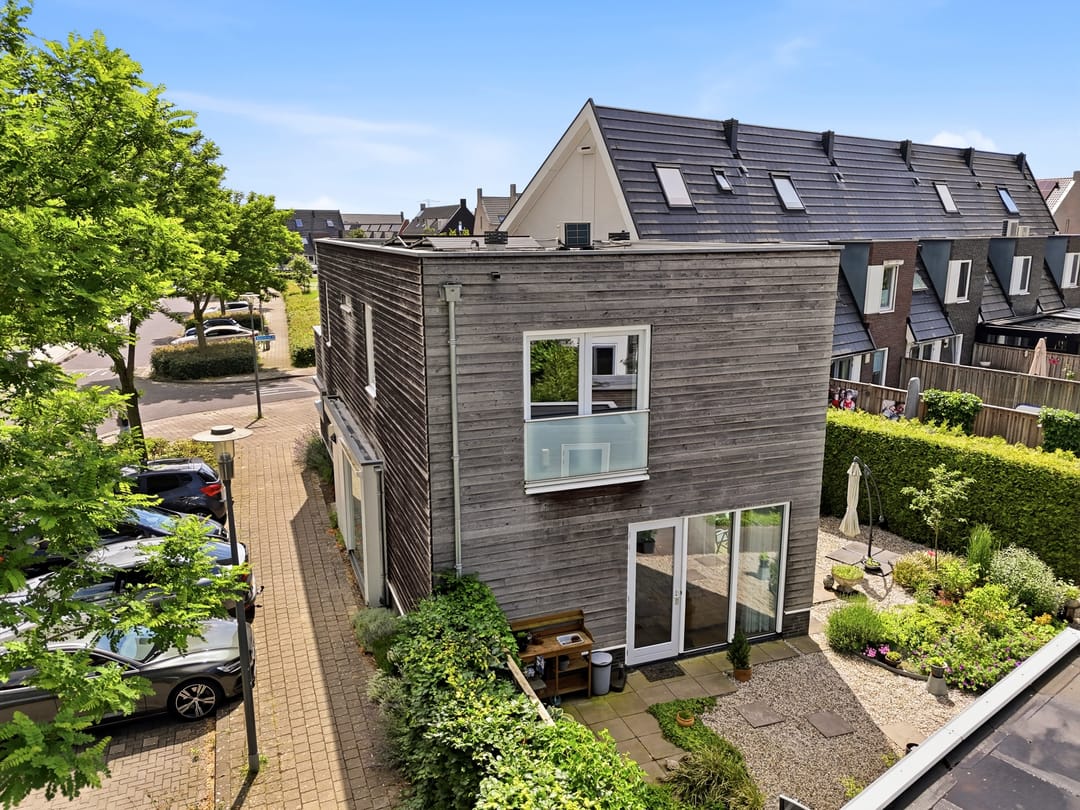 Bright Upper Apartment with South-Facing Balcony in Leesten Oost — 31