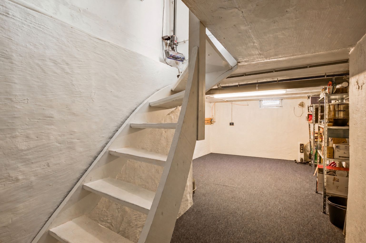 Renovated 1930s Semi Detached Home with Large Garden and Solar Panels — 27