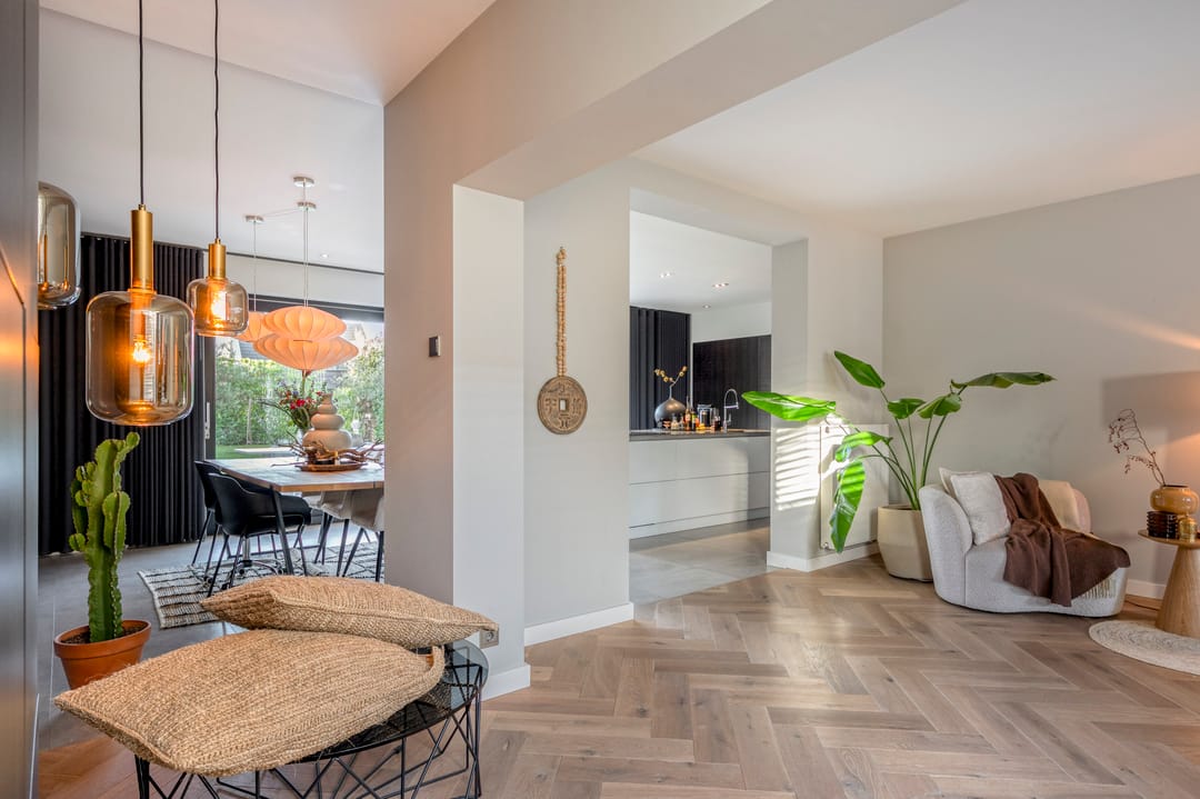 Charming 1950s Detached Family Home with Modern Extension Near Town Center — 17