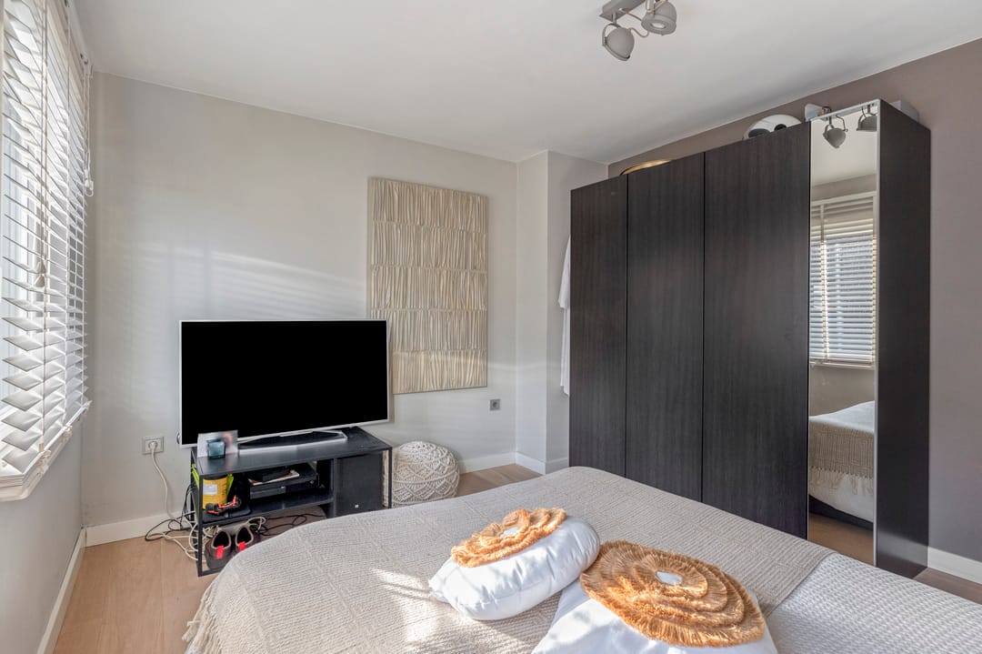 Charming 1950s Detached Family Home with Modern Extension Near Town Center — 37