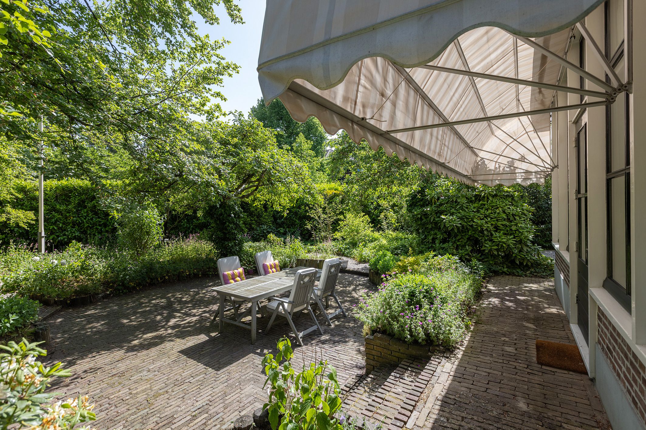Elegant historic residence with extensive workshop and garden — 42