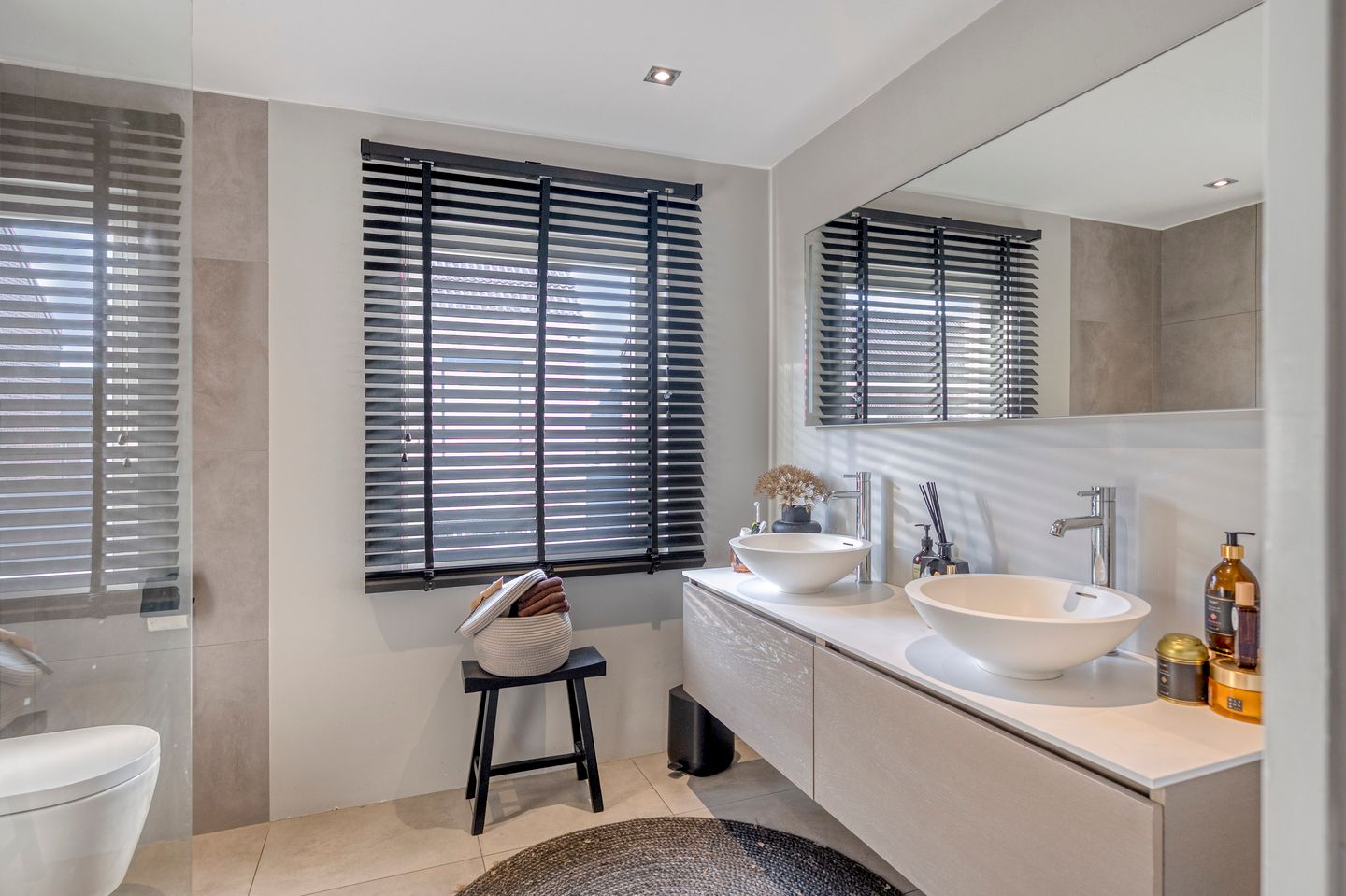 Charming 1950s Detached Family Home with Modern Extension Near Town Center — 40