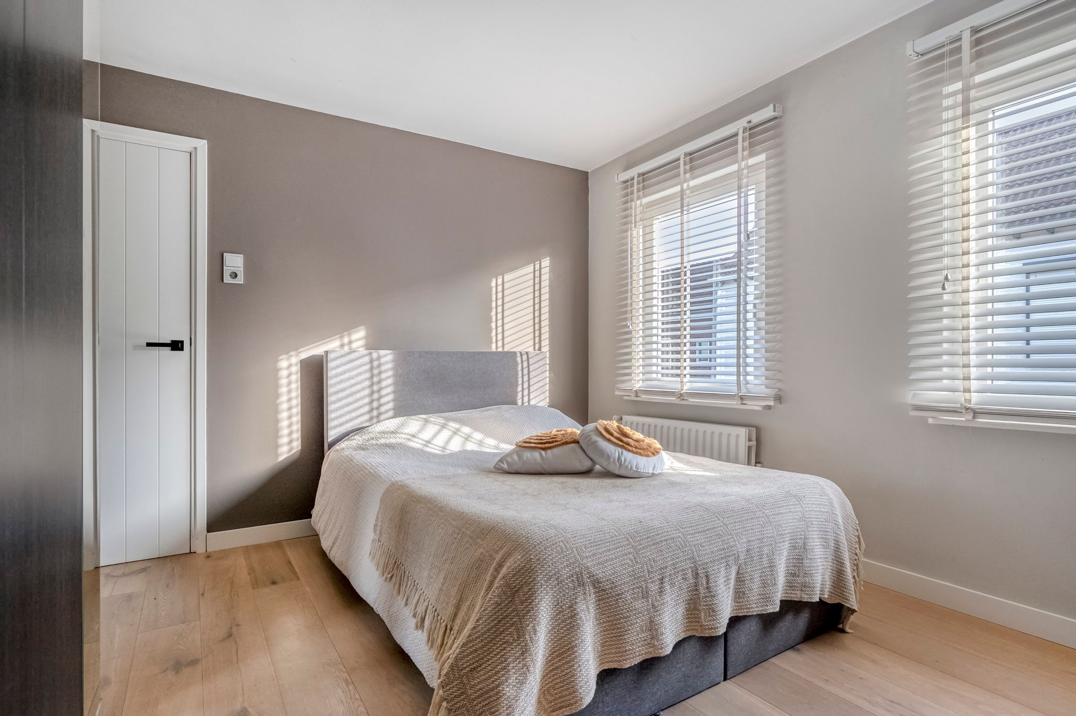 Charming 1950s Detached Family Home with Modern Extension Near Town Center — 33