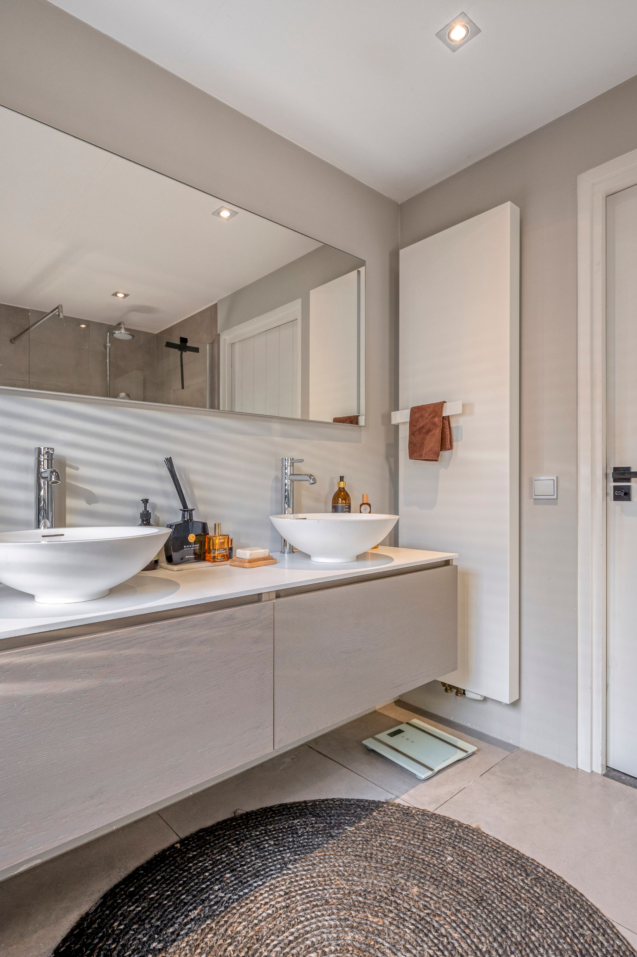 Charming 1950s Detached Family Home with Modern Extension Near Town Center — 42
