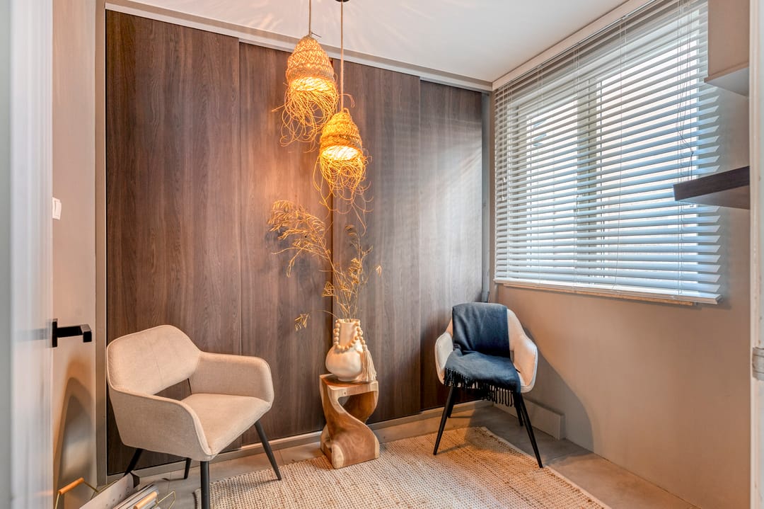 Charming 1950s Detached Family Home with Modern Extension Near Town Center — 28