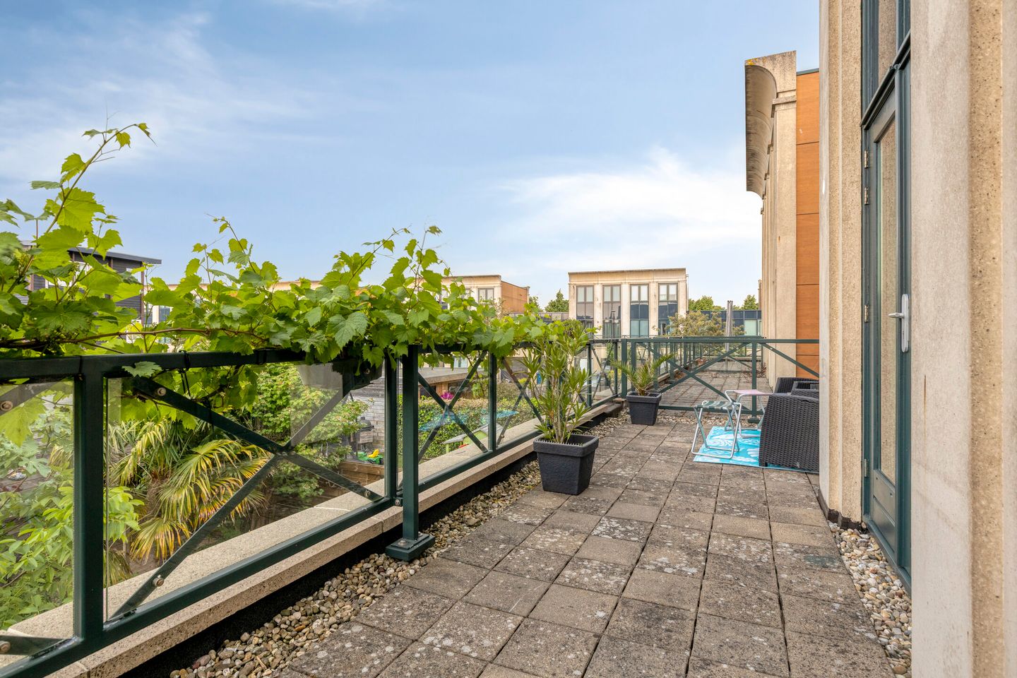 Spacious Semi-Detached Family Home with Five Bedrooms and Multiple Outdoor Spaces — 35