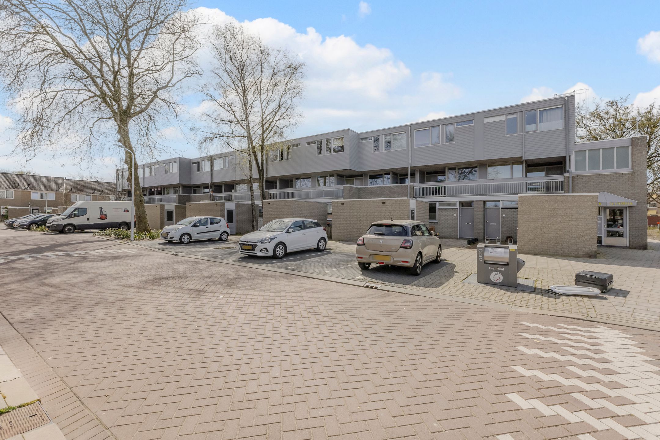 Modernized Ground Floor Apartment with Private Garden in Zaandam — 24