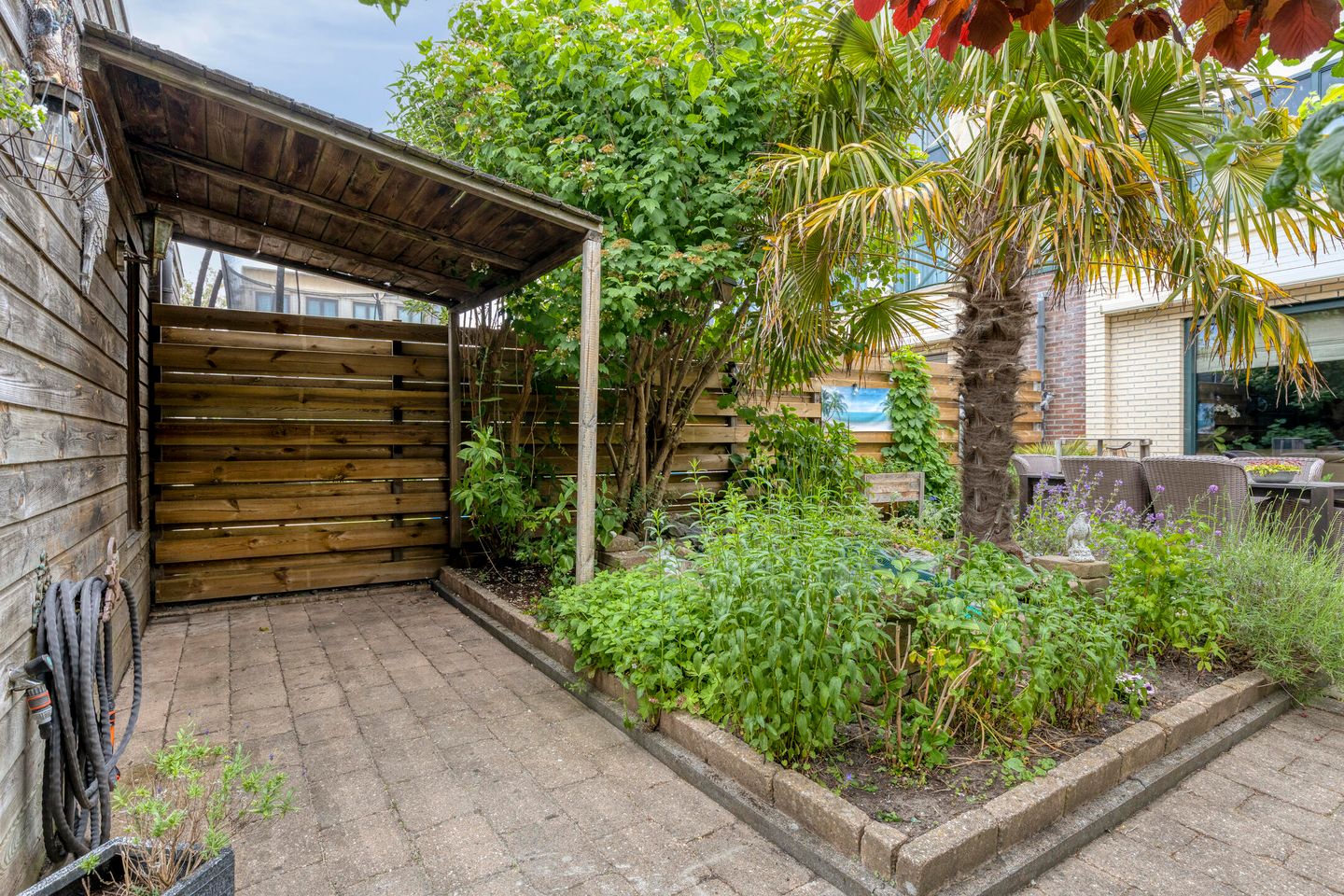 Spacious Semi-Detached Family Home with Five Bedrooms and Multiple Outdoor Spaces — 40