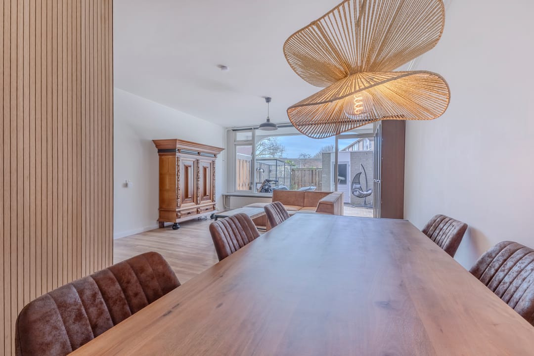Modernized Ground Floor Apartment with Private Garden in Zaandam — 13