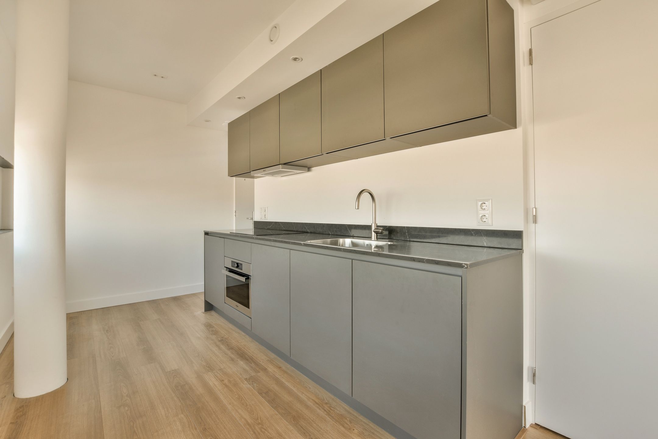 Sustainable Four Bedroom Apartment in Vibrant Amsterdam North — 12