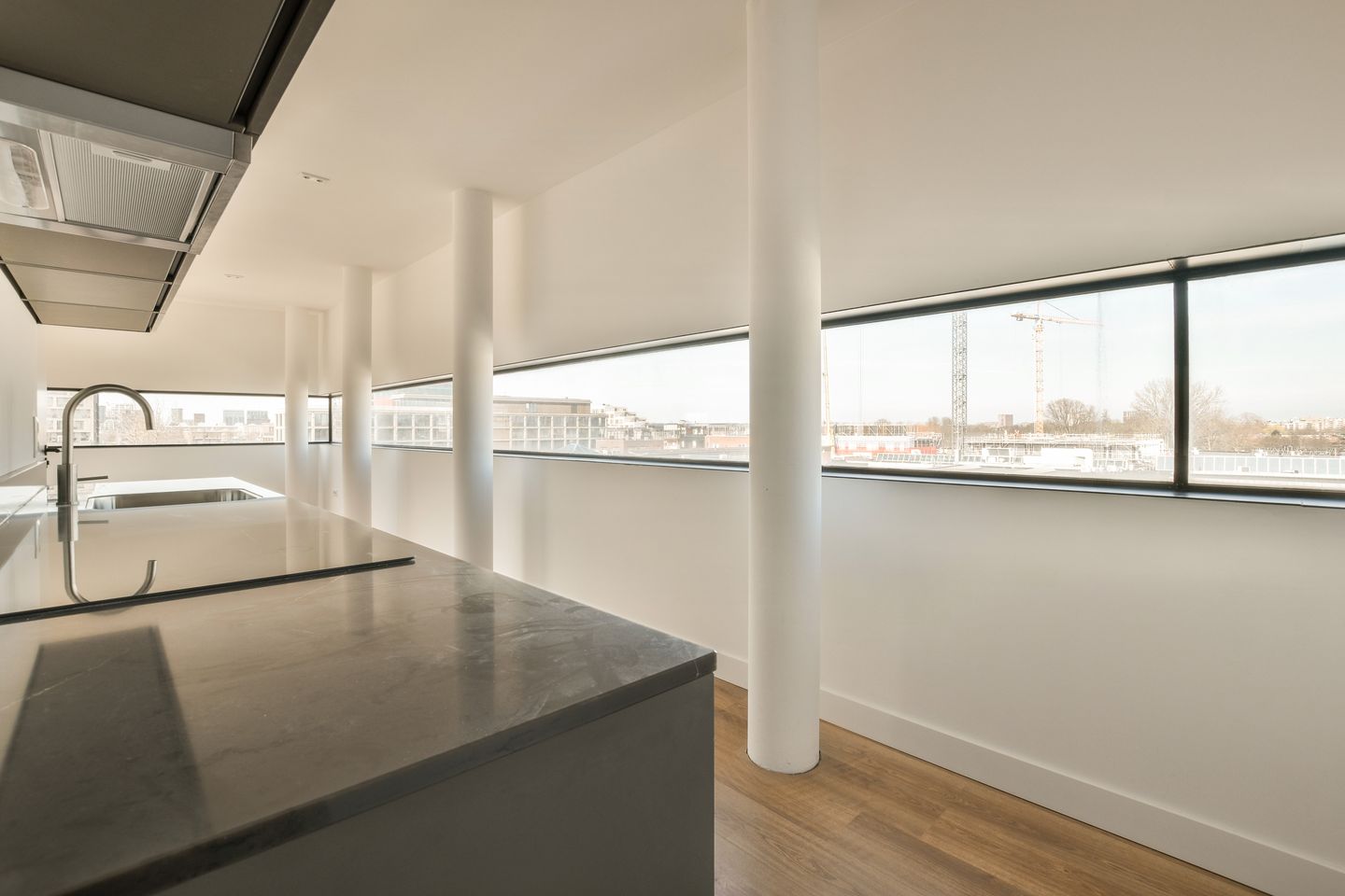 Sustainable Four Bedroom Apartment in Vibrant Amsterdam North — 14