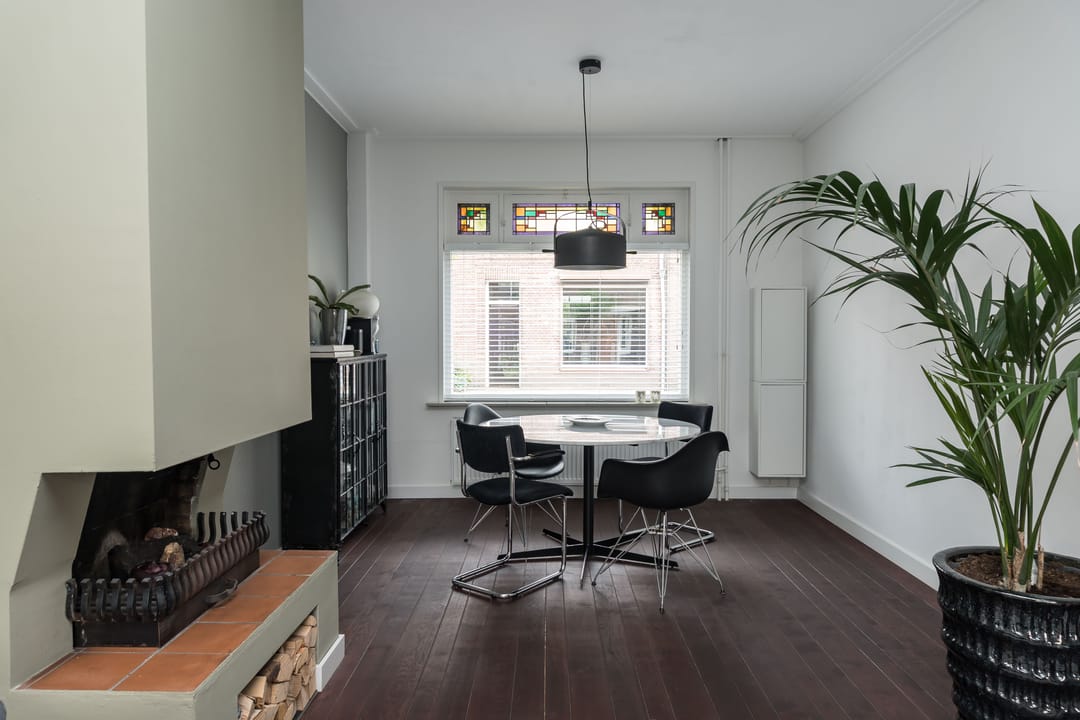 Characterful 1930s Terraced Home with Authentic Details and Energy Label A — 11