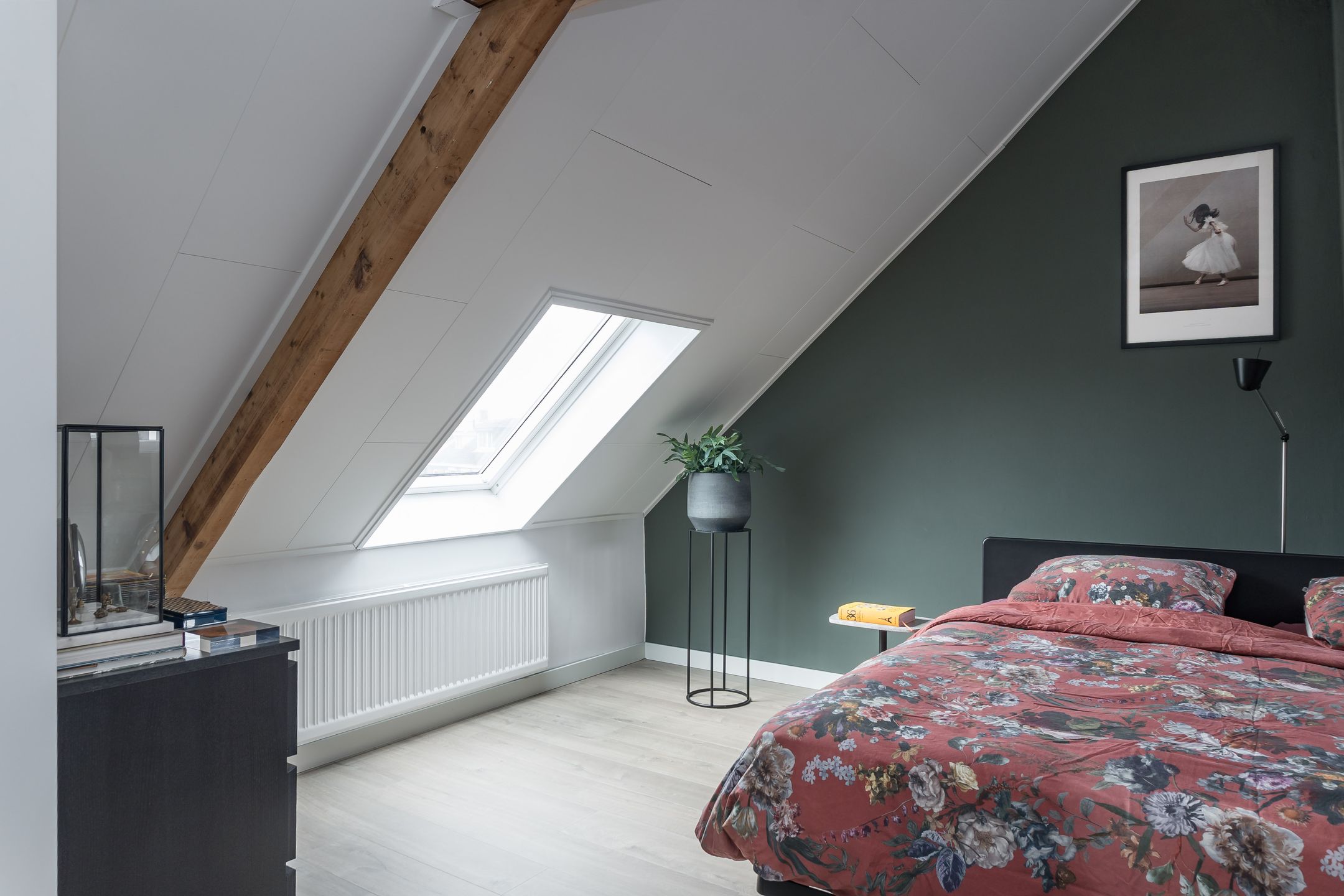 Characterful 1930s Terraced Home with Authentic Details and Energy Label A — 33