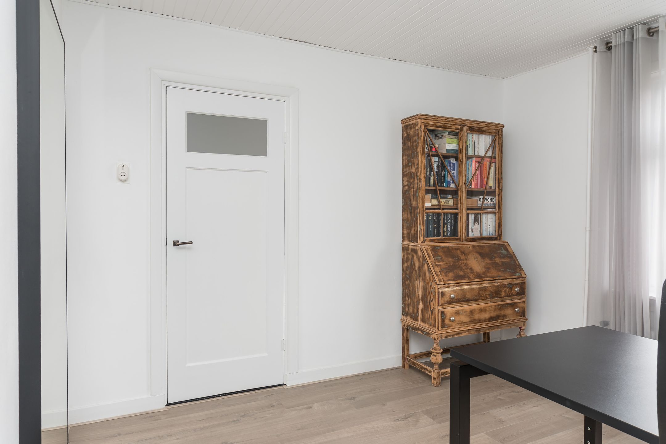 Characterful 1930s Terraced Home with Authentic Details and Energy Label A — 24