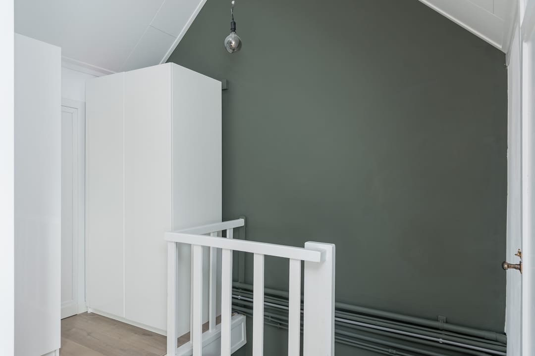 Characterful 1930s Terraced Home with Authentic Details and Energy Label A — 32