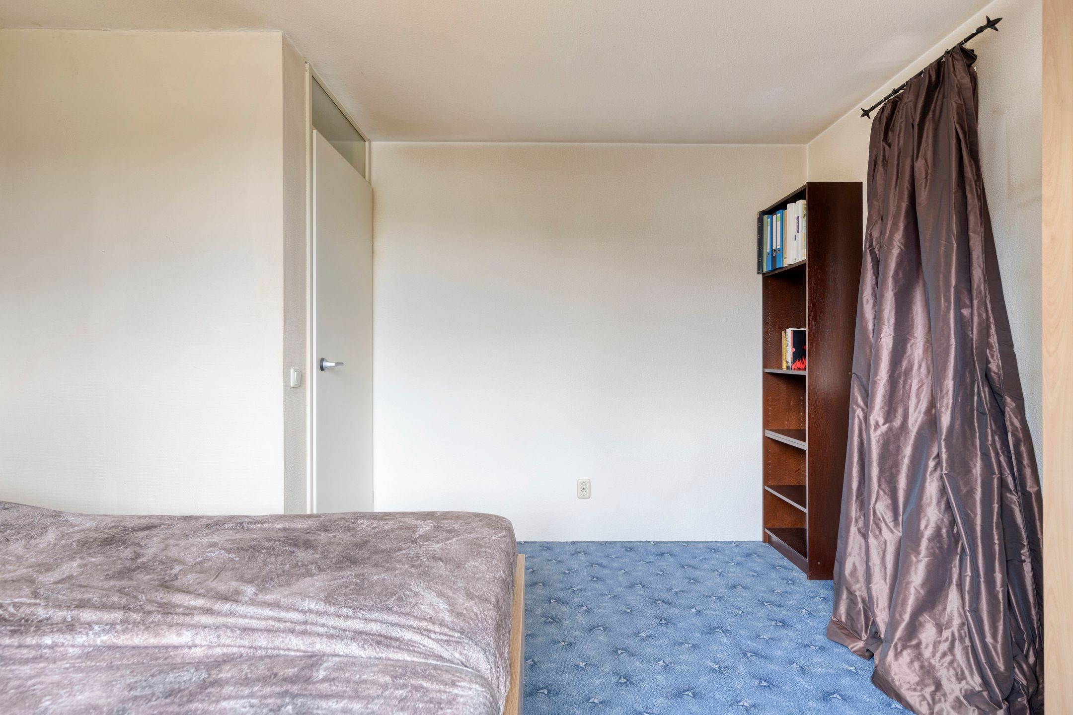 Spacious 3-Room Apartment with Sunny Southwest Balcony — 12