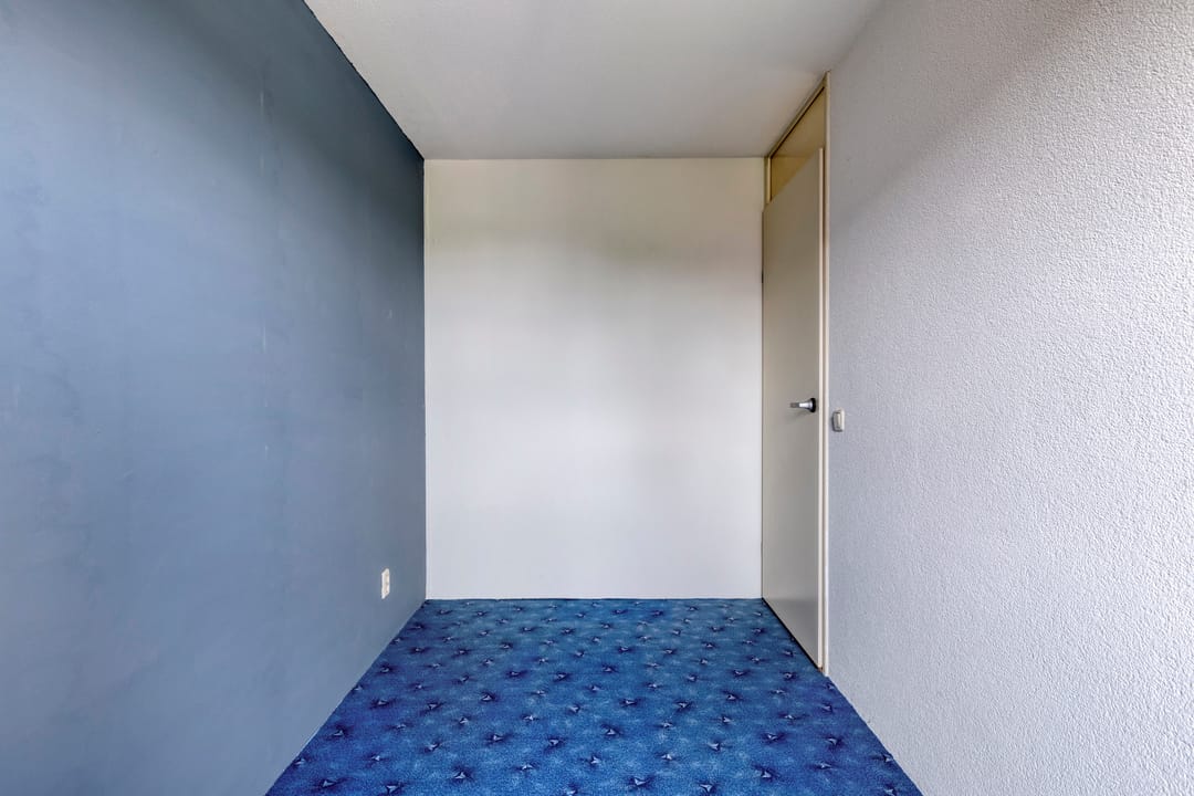 Spacious 3-Room Apartment with Sunny Southwest Balcony — 16