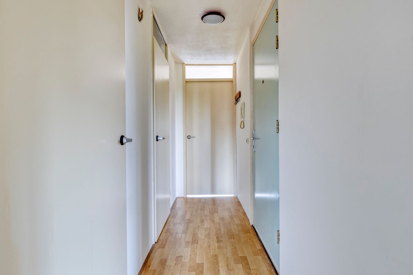 Spacious 3-Room Apartment with Sunny Southwest Balcony — 10