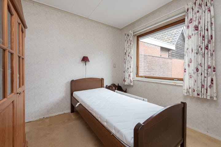 Twee-onder-één-kap te koop: Elzenlaantje 2, Aalsmeer