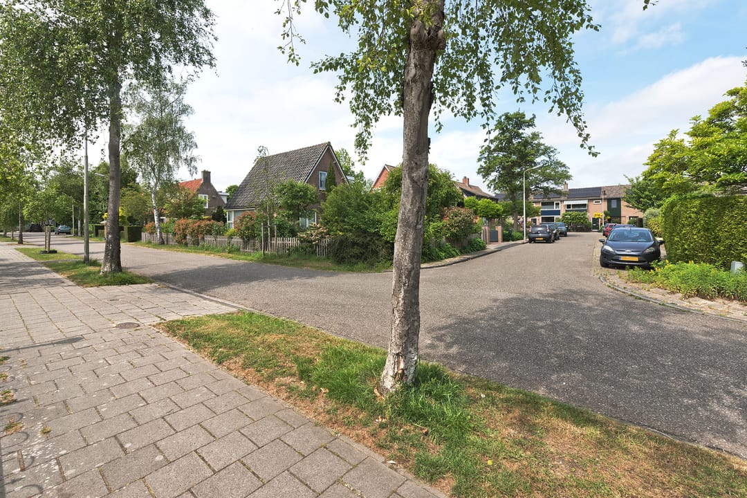 Authentic Semi-Detached Home in Desirable Aalsmeer Neighborhood with Renovation Potential — 17