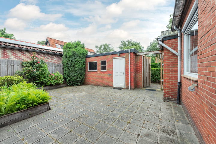 Twee-onder-één-kap te koop: Elzenlaantje 2, Aalsmeer