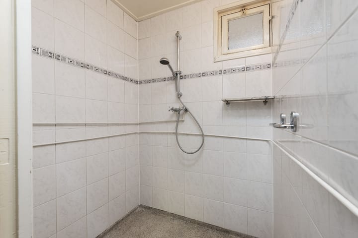 Twee-onder-één-kap te koop: Elzenlaantje 2, Aalsmeer