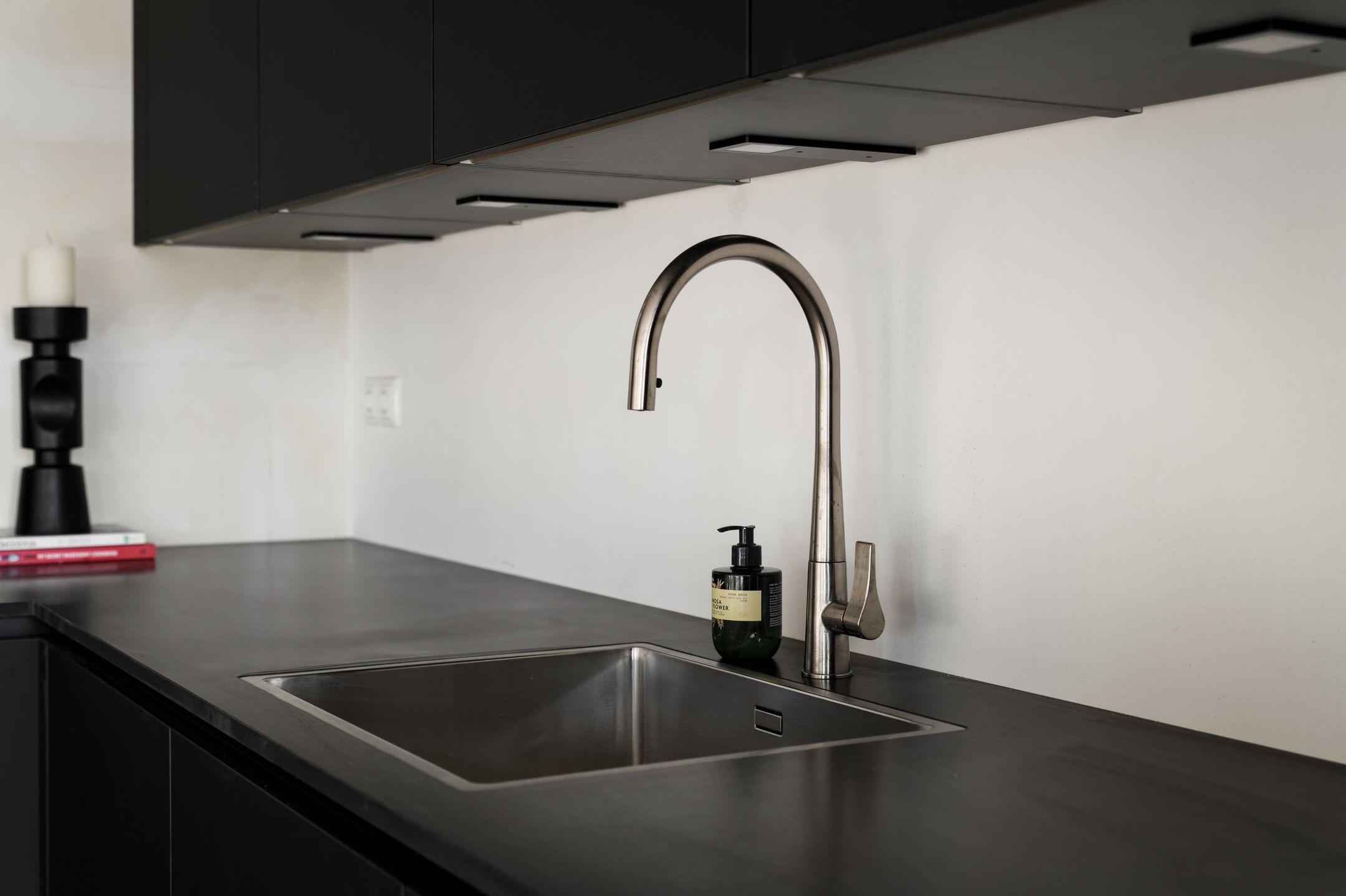 Spacious Corner Apartment with Southwest Balcony in De Krijgsman Muiden — 9